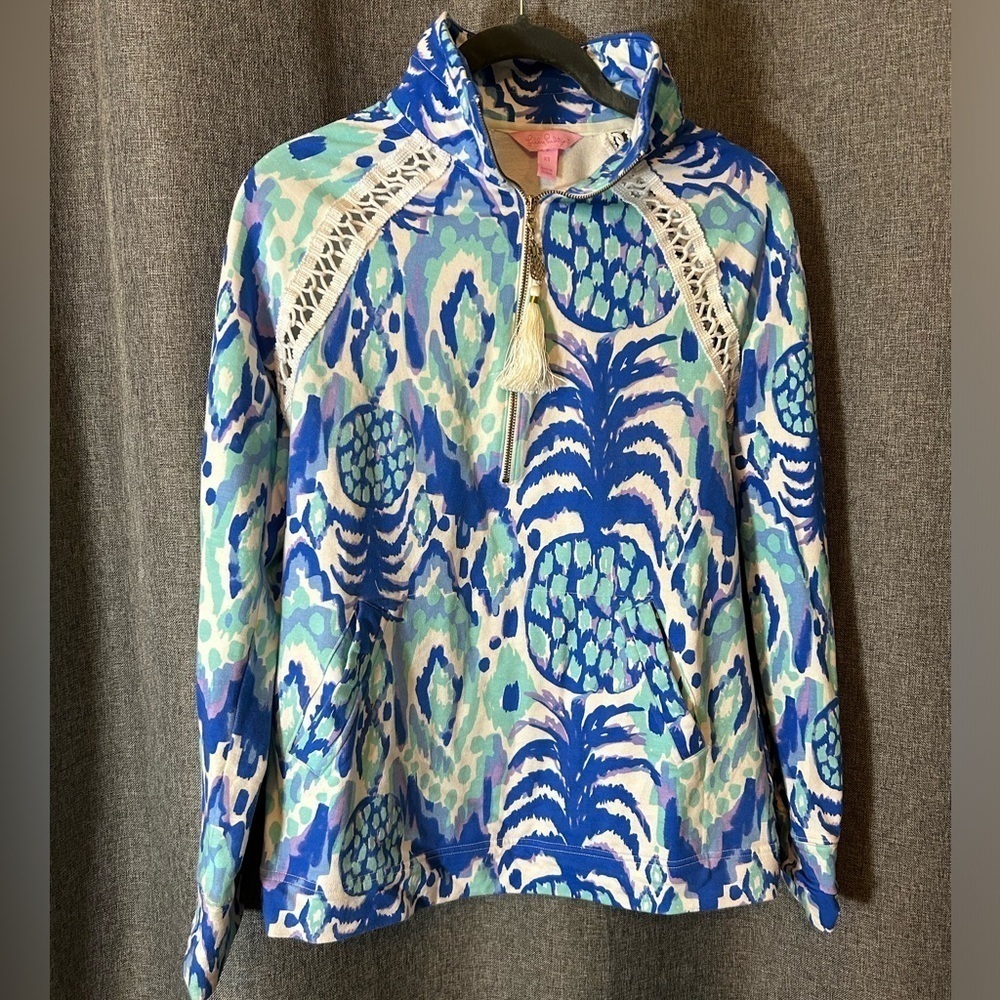 Lilly Pulitzer popover Tropi Call me
Blue /Purple pineapple XS